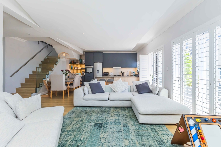 4 Bedroom Property for Sale in Sea Point Western Cape